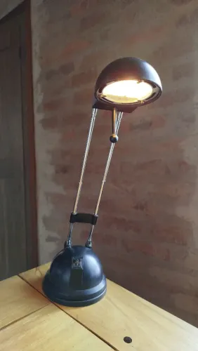 Luminária vintage, anos 90, articulada e retrátil