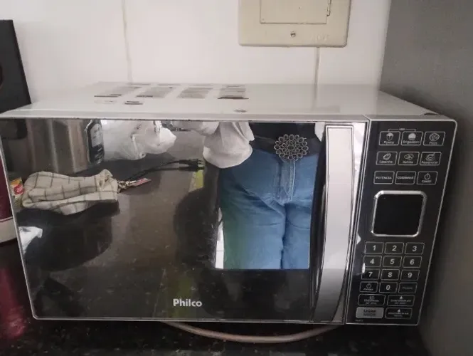 MICROONDAS COM DEFEITO PARA TIRAR PEÇAS