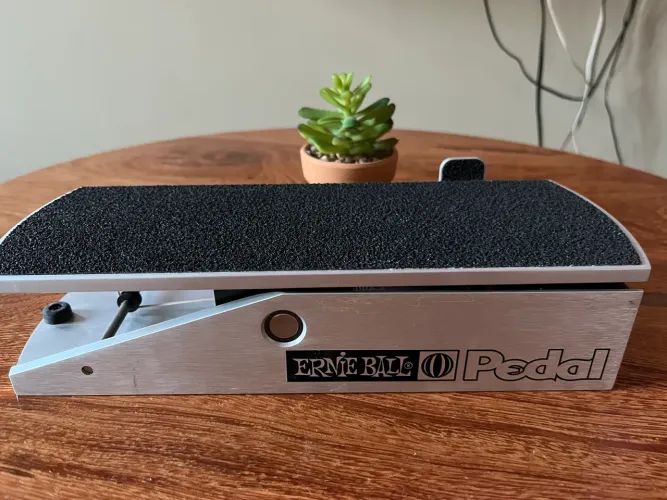 Pedal De Volume Ernie Ball 6168 250k Mono Switch Passivo