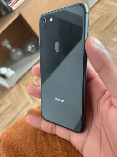 iPhone 8