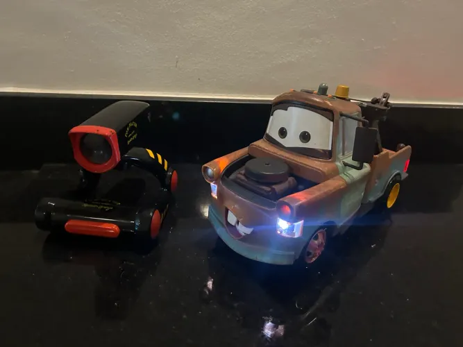 Carrinho Controle Remoto Mate controlado a Laser Original Disney Raro