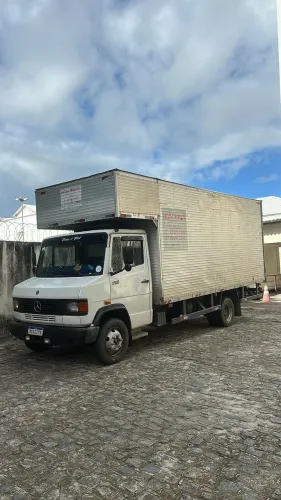 Caminhão para Mudanças e Frete