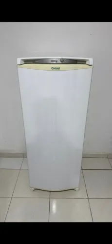 Freezer vertical consul 231 lts