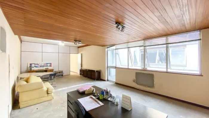 Sala/Conjunto à venda em Bairro Santa Cecília, Porto Alegre.