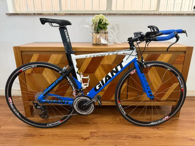 Bicicleta GIANT de Triathlon - Bike TT com configuração alternativa para SPEED