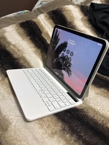 Capinha para iPad com teclado 