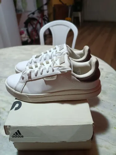 Tênis adidas feminino 