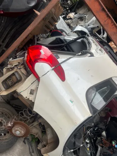 F traseirao peugueot 2008 ano 2017
