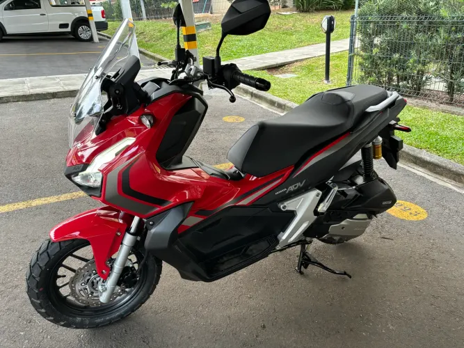 Moto Adv150