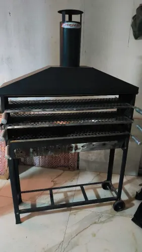 Vendo churrasqueira semi nova