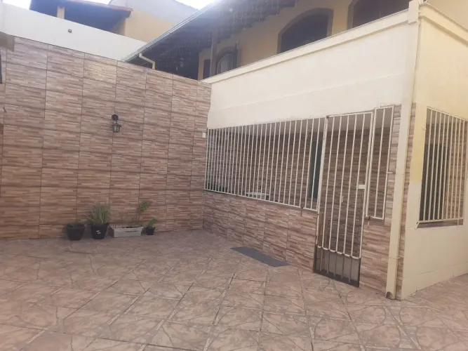 Casa 2 quartos 1 vaga de garagem e moto tudo no porcelanato