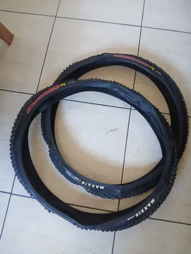Pneus Maxxis aro 26 bicicleta