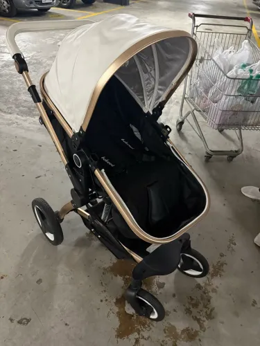 Carrinho de Bebê + Bebê Conforto Europeu Belecoo
