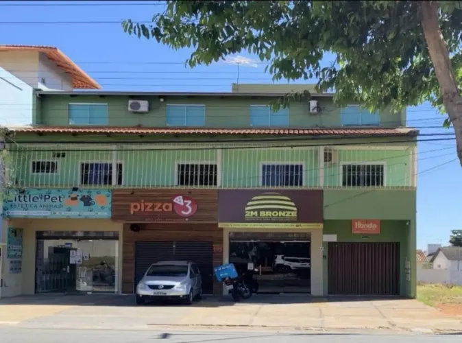 Prédio residencial com apto de 240 e três salas comerciais na frente,  Jd. Atlântico - Goi
