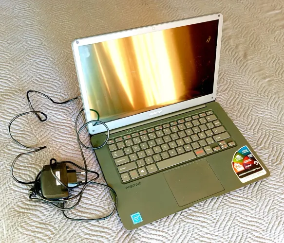 NOTEBOOK POSITIVO HD 32GB, 2GB MEMÓRIA