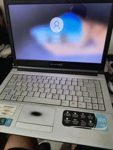 Notebook Positivo Premium intel core i3 para reparo ou retirada de peças.