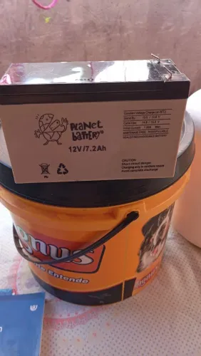 Vendo batedeira selada de chumbo-acido recarregável de 12v e 7.2h