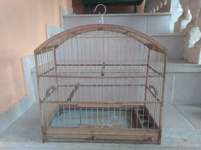 Gaiola de madeira 