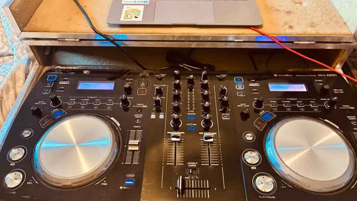 Controladora DJ Pioneer XDJ-AERO