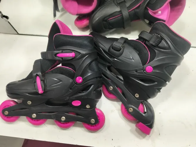 VENDO PATINS SEMI NOVO