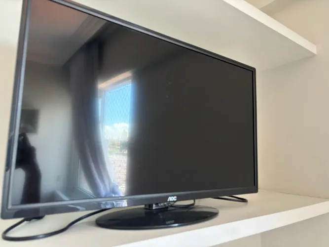 Tv/monitor 24 polegadas ( NÃO É SMART )