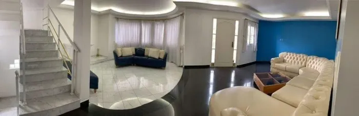 Sobrado com 4 dormitórios à venda, 360 m² - Swiss Park