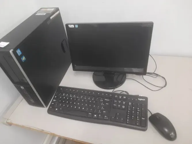 Kit computador básico com monitor, teclado e mouse R$850