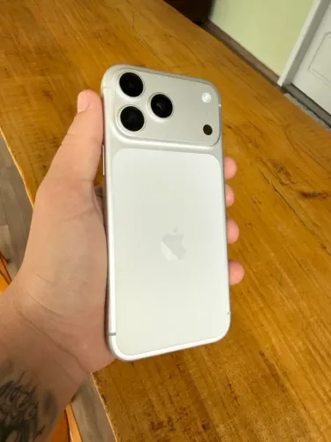 iPhone 17 Pro Max Silver 256gb saúde da bateria 100%