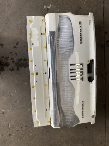 Tampa Traseira Fiat Strada Freedom 2021 2022 Recuperada