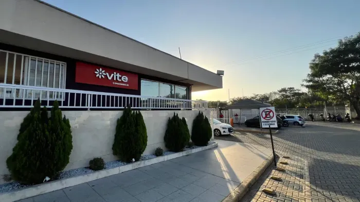 Apartamento para Alugar no VITTE ANGELIM  2 Quartos | Elevador | Piscina | R$ 2.300
