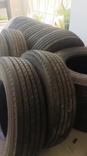 Pneu 295/80 R 22.5 novo