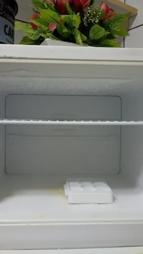 Vende-se geladeira