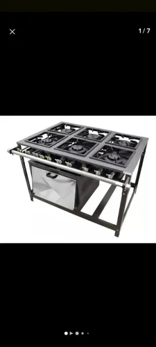 Fogão industrial com forno