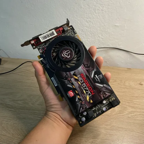 Placa de Vídeo XFX Radeon HD 5770 1GB GDDR5 - Saídas DVI/Mini-DP