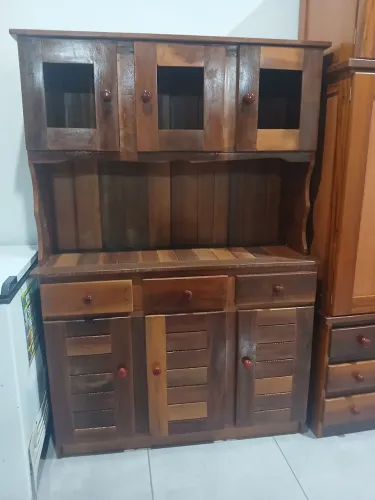 ARMÁRIO DE COZINHA DE MADEIRA