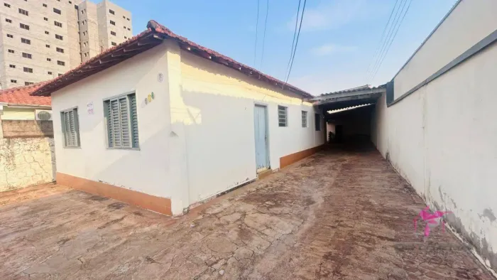 Casa à venda com 480m² de terreno, ideal para ponto comercial, por R$ 650.000 - Centro - A
