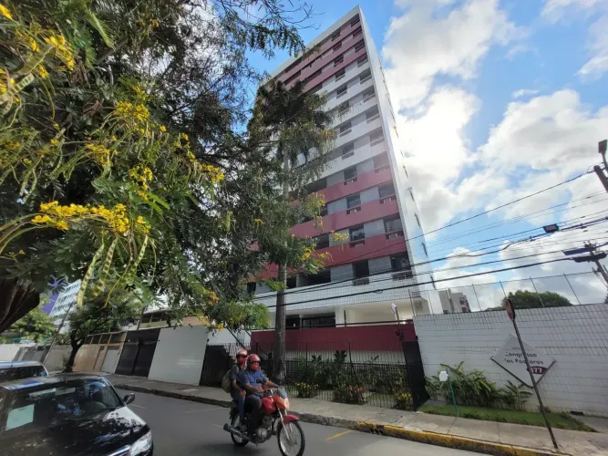 Alugo apartamento com 76m2, com 2 quartos, sendo 1 suíte, 1 escritório na Madalena - Recif