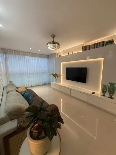 Imóvel para venda possui 123 metros quadrados com 4 quartos em Itapuã - Vila Velha - ES