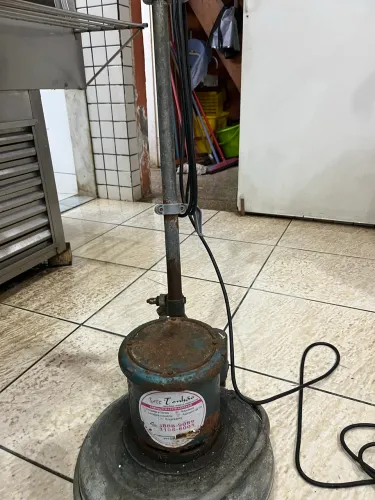 Enceradeira lavadora piso industrial