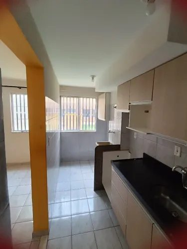 Apartamento no São Cristóvão, Del Este 1, térreo, 2 quartos e armários na cozinha.