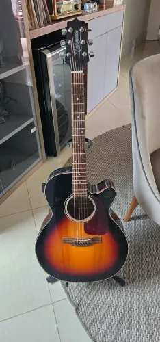 Violão Takamine