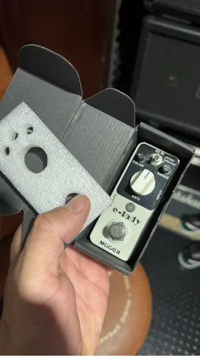 Flanger Mooer E-Lady Electric Mistress 