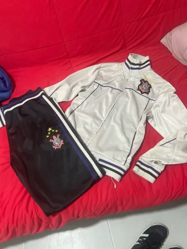 Conjunto Corinthians original M veste até tamanho 14 mas é M adulto 