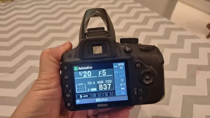 Câmera Nikon D3200. Muito nova!