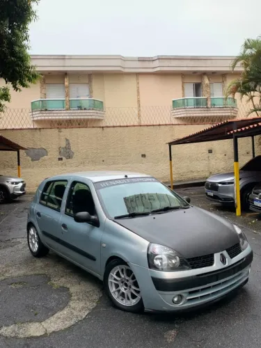 Renault Clio RT/ Privilège 1.6 16V 5P 2003