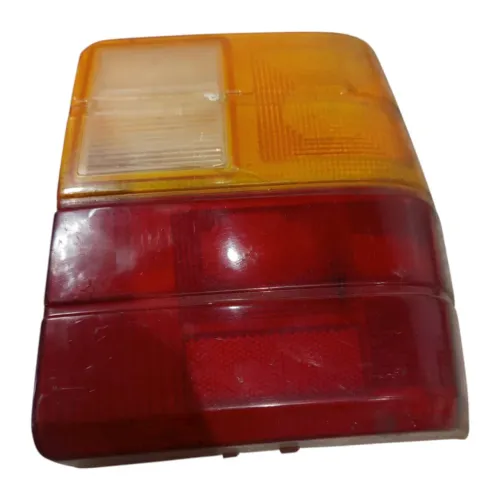 Lente Lanterna Tras Direita Fiat Uno 1.0 8v 1986 A 2004