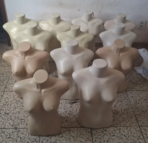 Vendo Manequim Feminino Meio Corpo