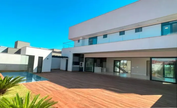 sobrado a venda em condominio em rio verde go com 3 suites