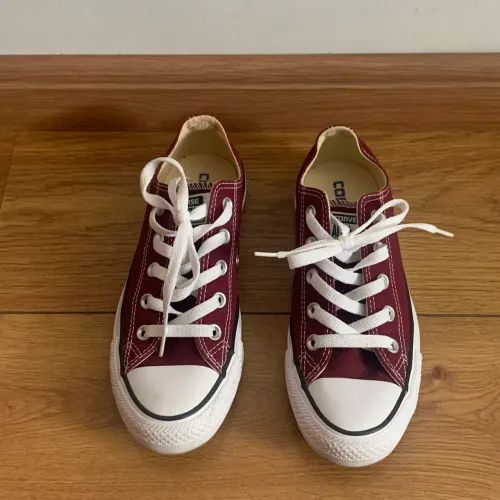 Tênis Converse Chuck Taylor All Star - Cano Baixo - Tamanho 34BR (Serve 35BR)
