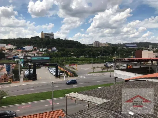 CASA COMERCIAL COM TERRENO DE 701 PARA COMPRA NA AVENIDA LUIS LATORRE - JUNDIAÍ/SP